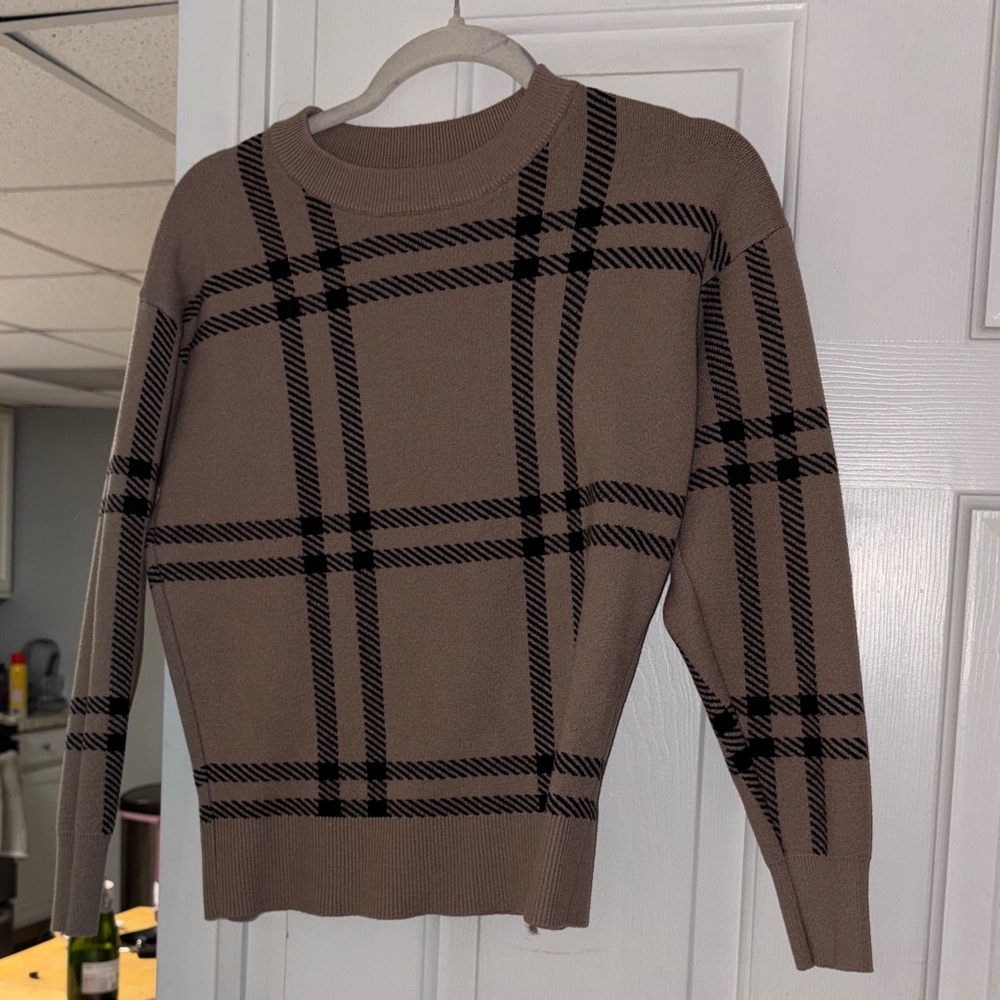 Tahari Women's Brown and Black Plaid Crewneck Sweater